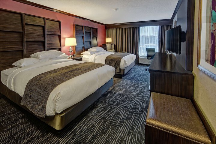 DoubleTree by Hilton Hotel Decatur Riverfront