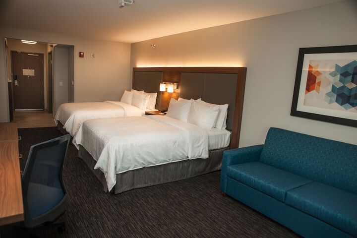 Room 27 of 43