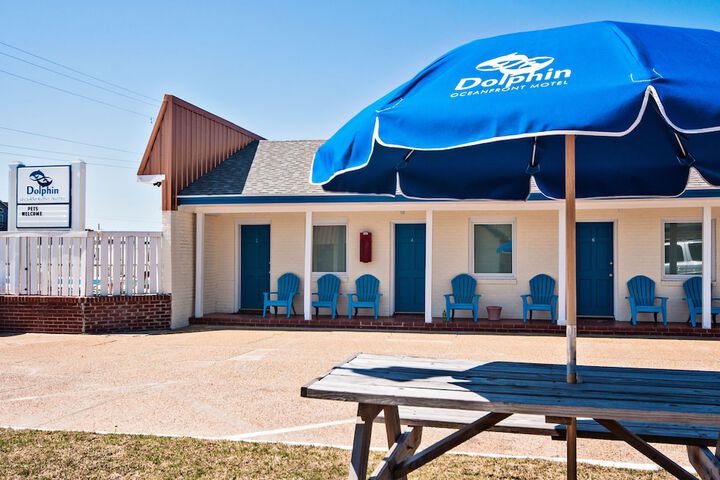 Dolphin Oceanfront Motel