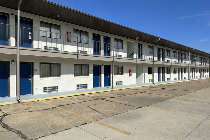 Hotel 6 of 72