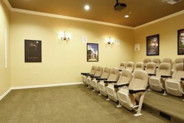 Global Luxury Suites in the Heart of Dublin