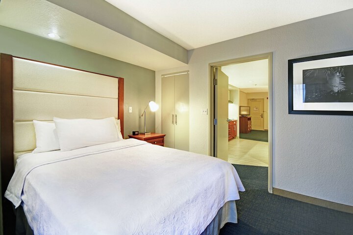 Room 33 of 73