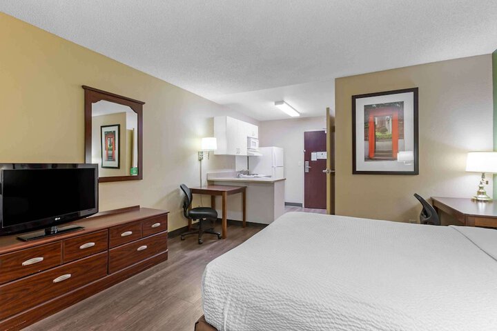 Room 25 of 27