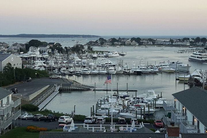 Anchor in Distinctive Waterfront Lodging