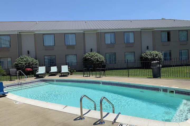 Pool 14 of 76
