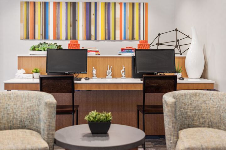 Holiday Inn Express Hotel and Suites West Valley by IHG