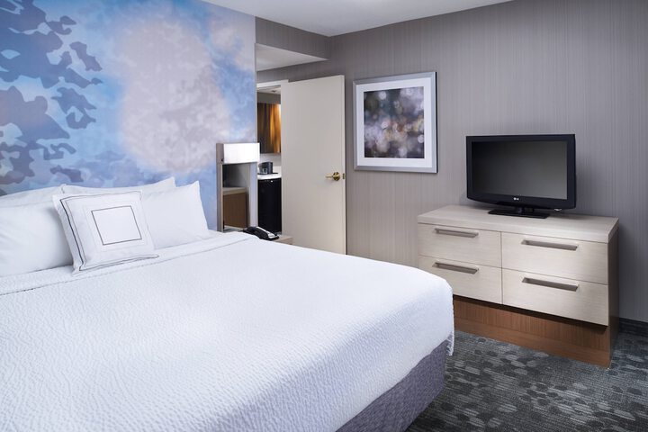 Room 13 of 25