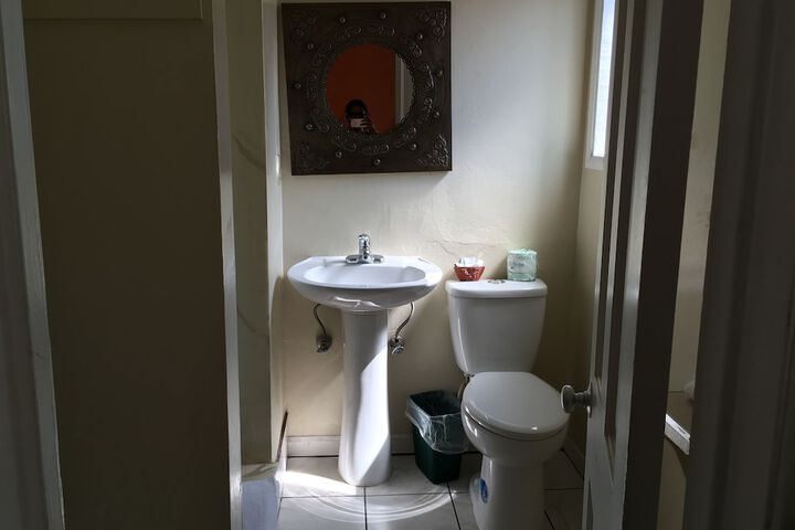 Room 28 of 49