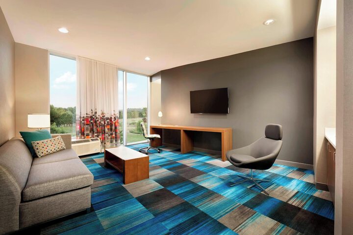 Room 8 of 24
