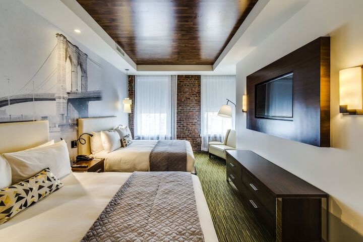Room 12 of 37
