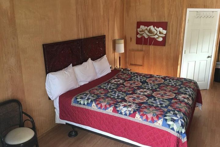 Whispering Creek Lodging & RV Resort