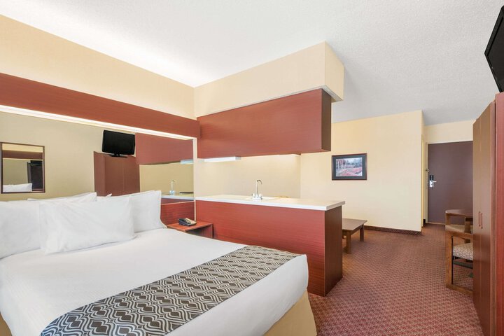 Microtel Inn & Suites by Wyndham Hamburg