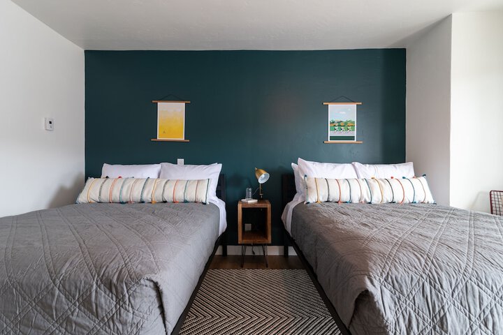 Room 9 of 34