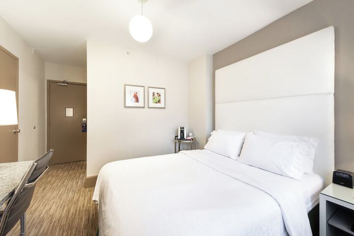 Room 48 of 65