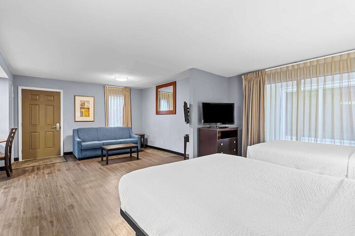 Room 15 of 38