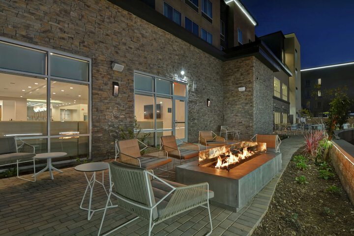 Terrace/Patio 43 of 45