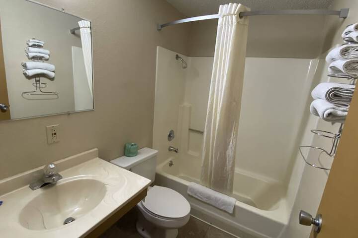 Room 13 of 30