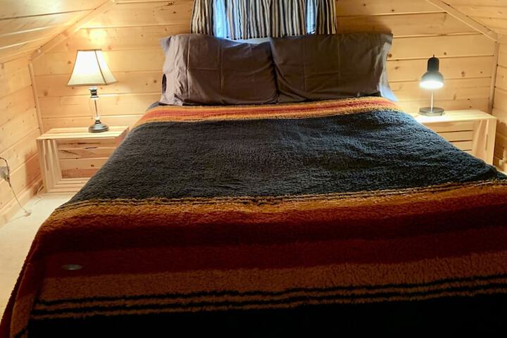 Room 6 of 33