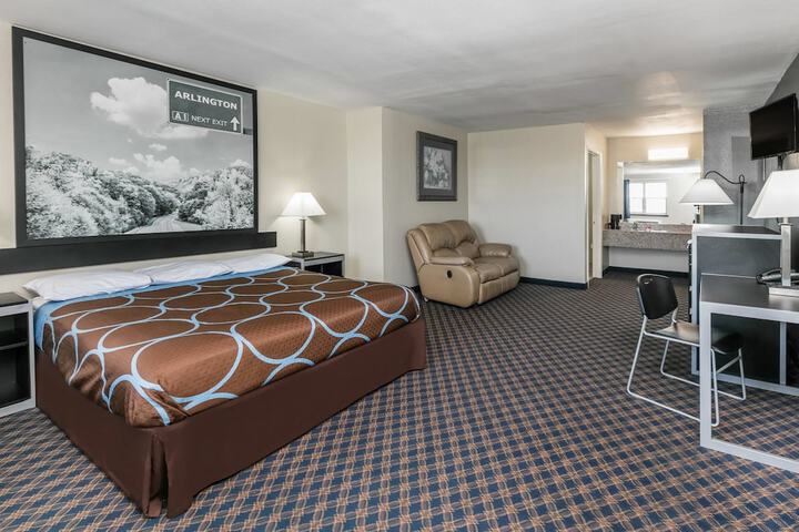 Room 10 of 30