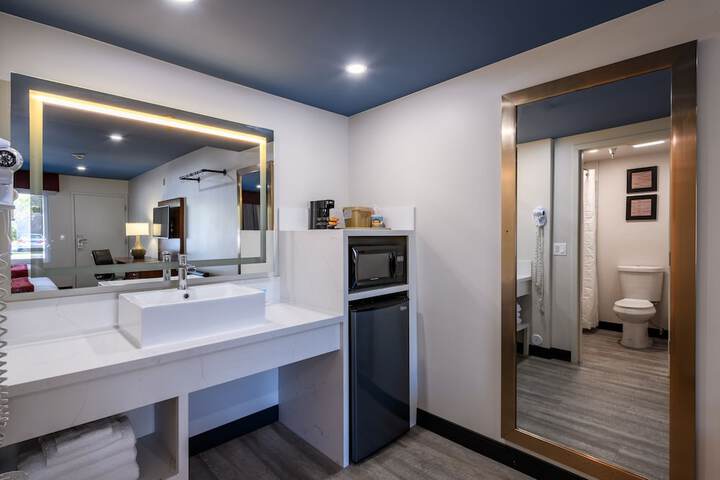 Room 35 of 49