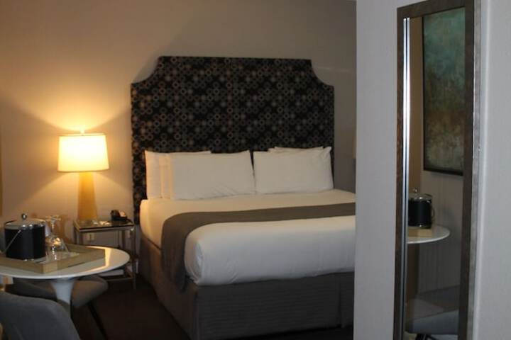 Room 16 of 34