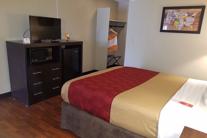 Room 18 of 33
