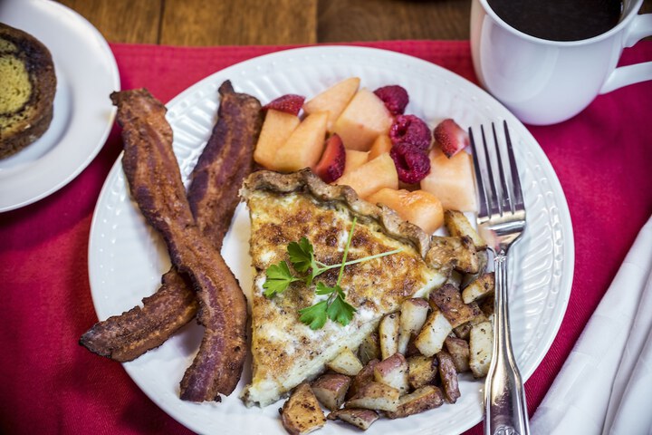 Breakfast/Coffee Service 21 of 27