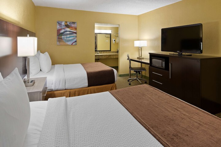 Room 21 of 32