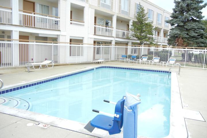 Pool 4 of 35