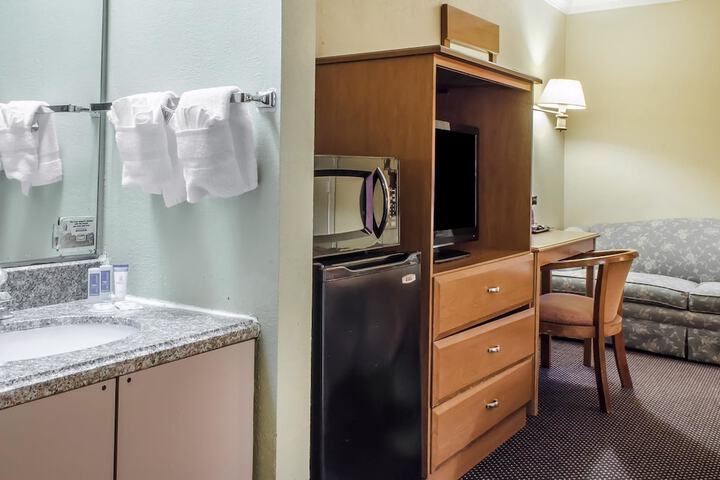 Room 20 of 32