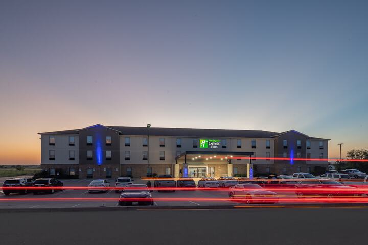 Hotel 8 of 64
