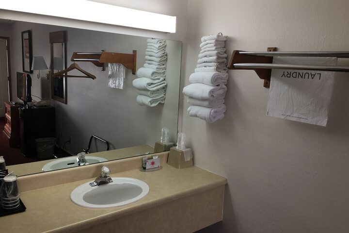 Room 8 of 11
