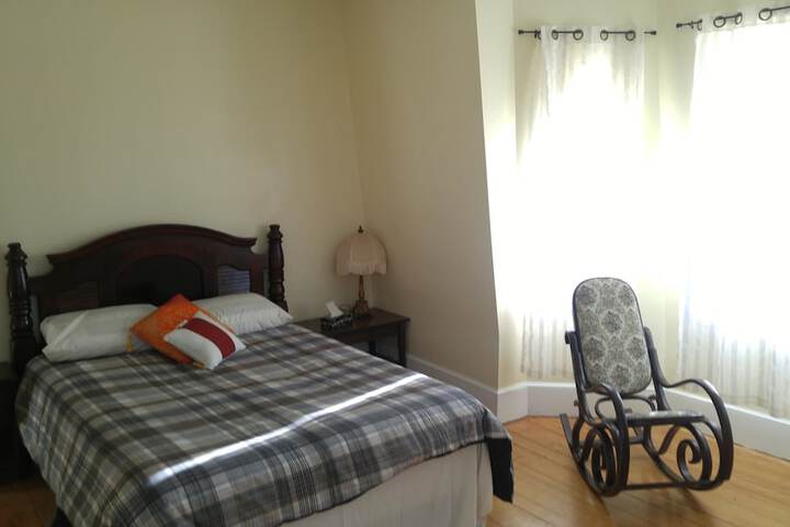 Elevate Rooms at 66 Montague