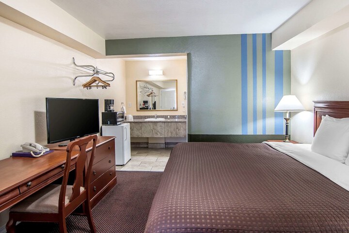 Room 52 of 78