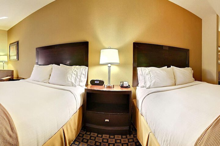 Holiday Inn Express Hotel & Suites Clovis by IHG