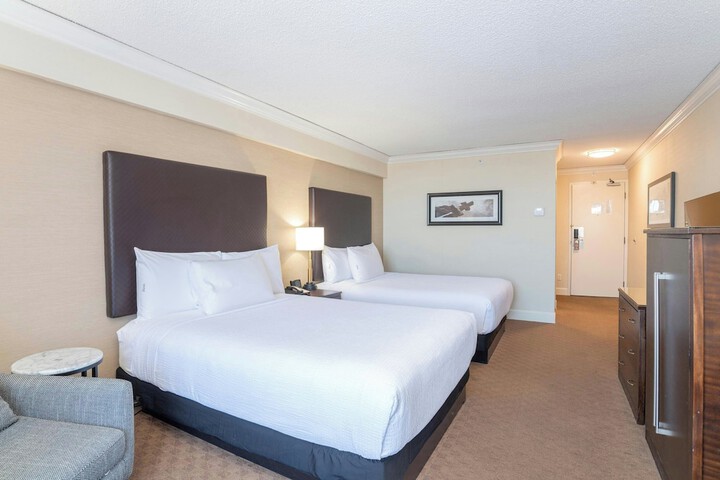 Sandman Signature Vancouver Airport Hotel & Resort