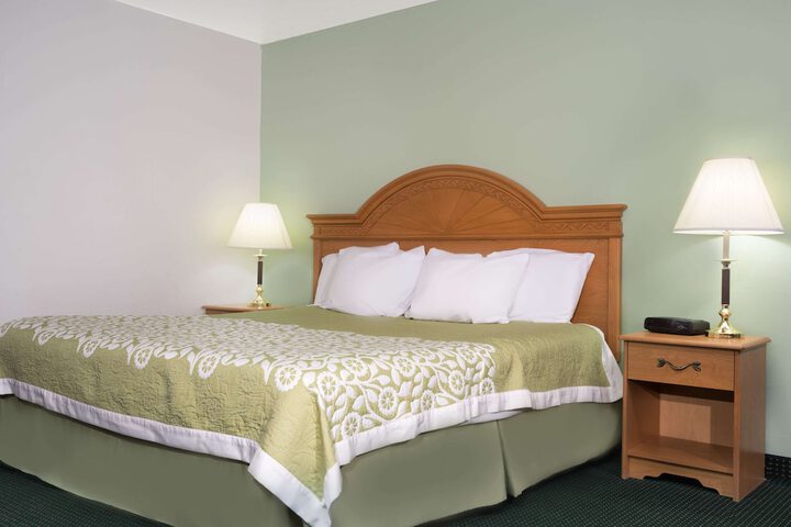 Room 8 of 13
