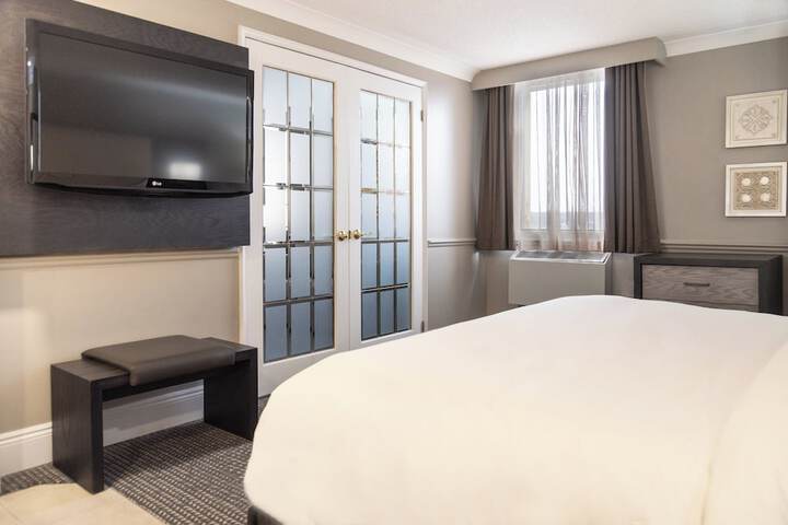 Crowne Plaza Fredericton-Lord Beaverbrook by IHG