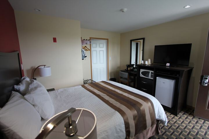 Room 12 of 34