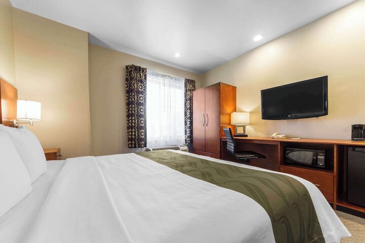 Room 19 of 38