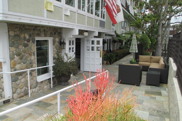 Hotel 4 of 27