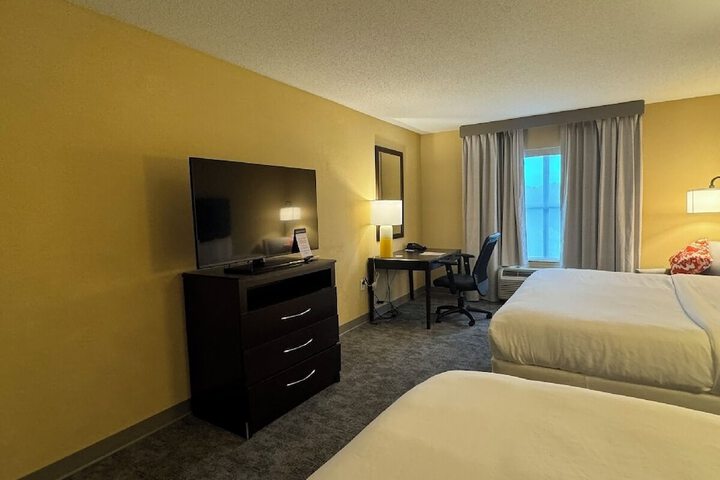Comfort Inn & Suites Lexington Park near Pax River