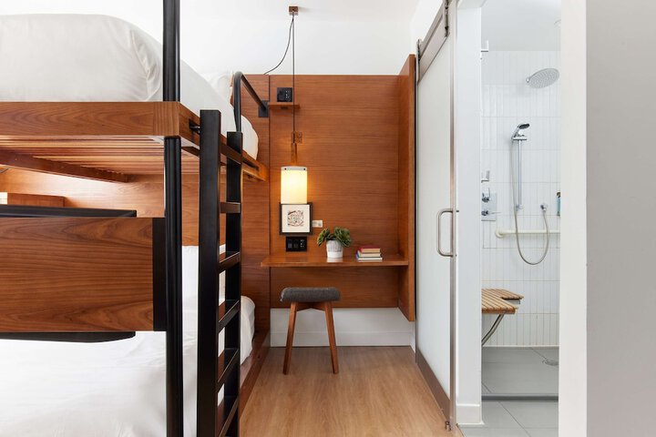 Room 105 of 143