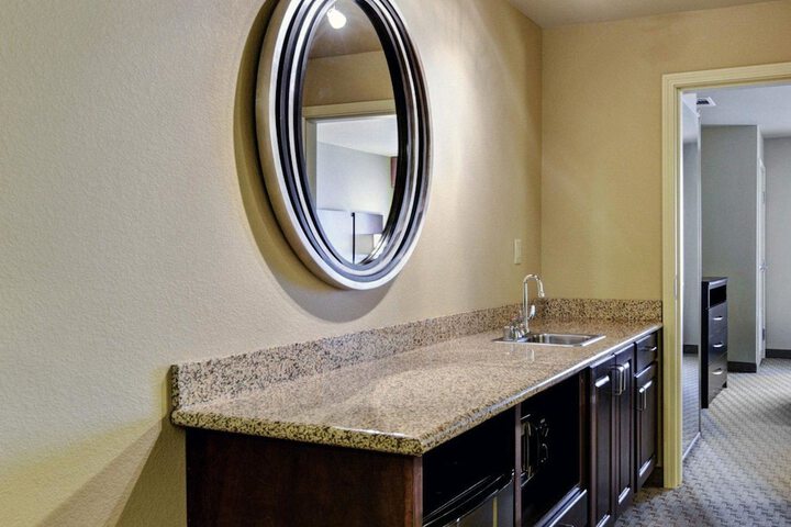 Comfort Suites near Hot Springs Park