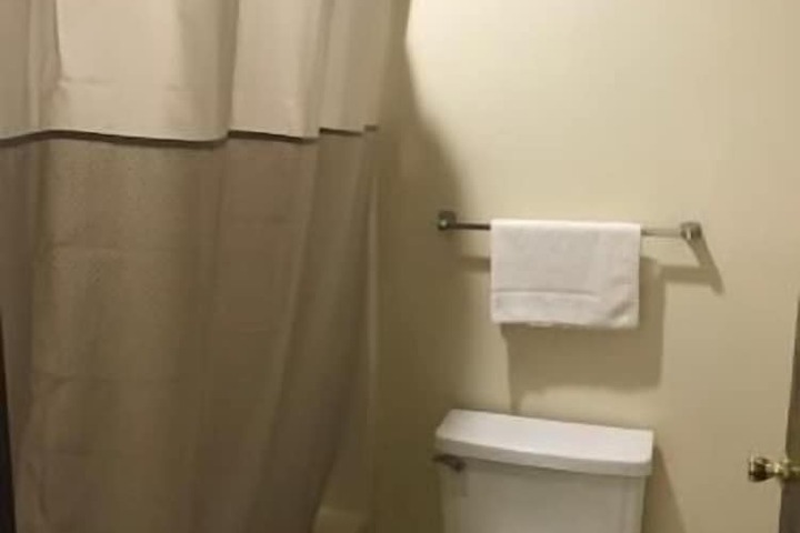 Room 33 of 34