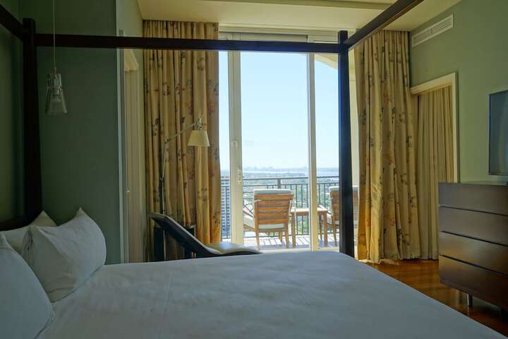 Room 255 of 412