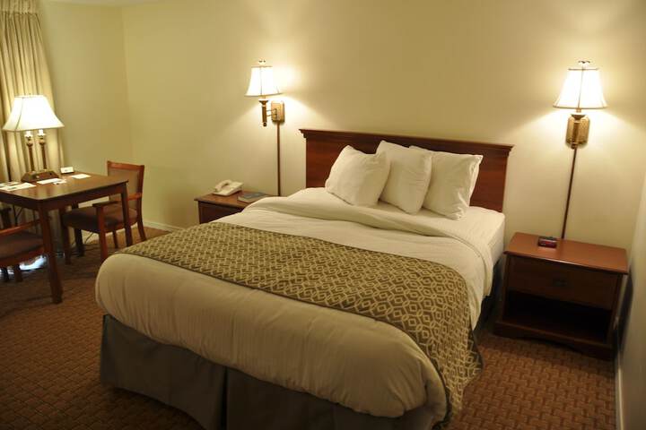 Room 8 of 34