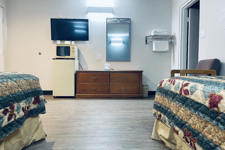 Room 22 of 37