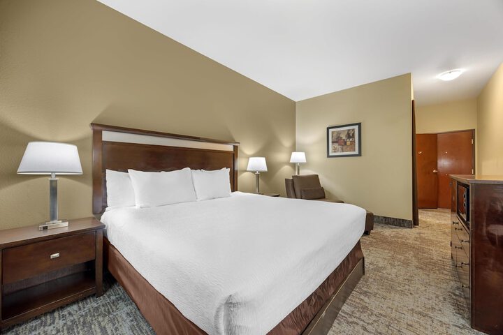 Best Western Plus Prairie Inn