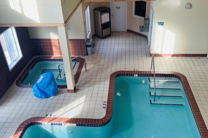 Pool 4 of 28